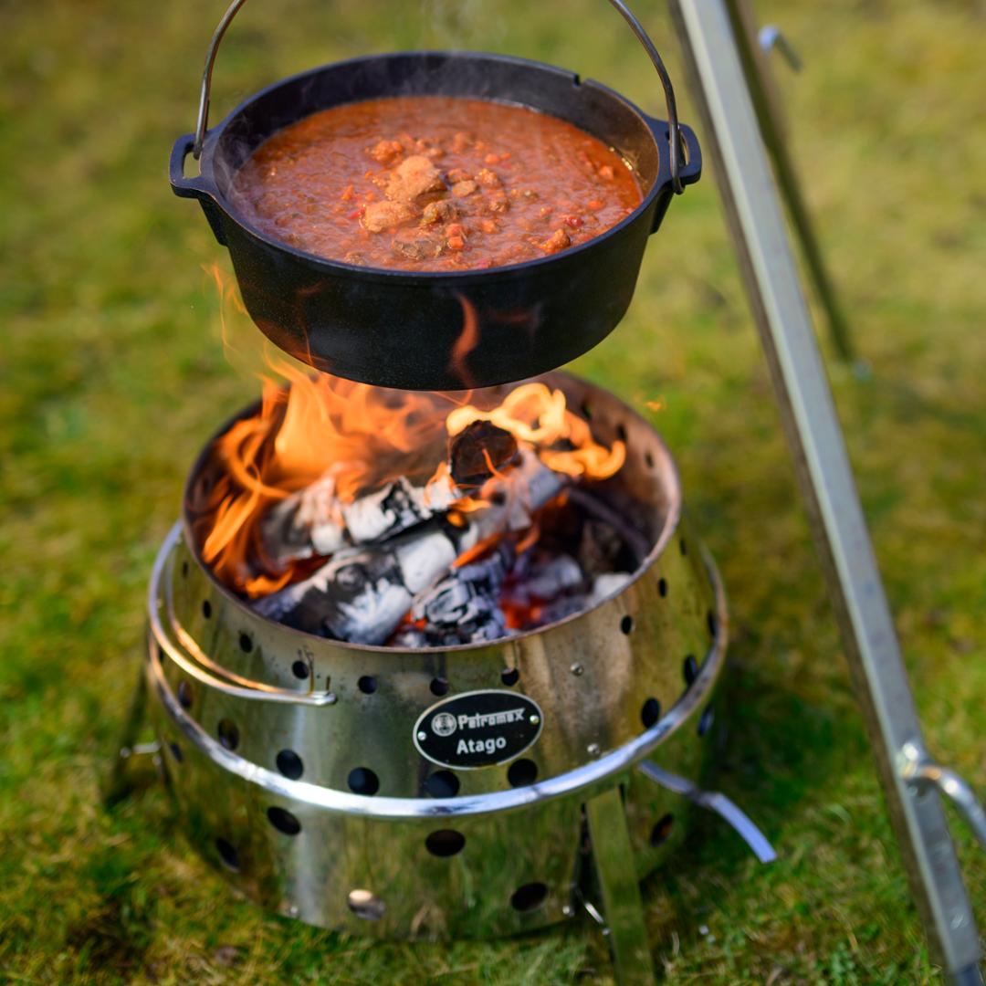 Chili fumé au feu de bois avec le Dutch Oven et l’Atago